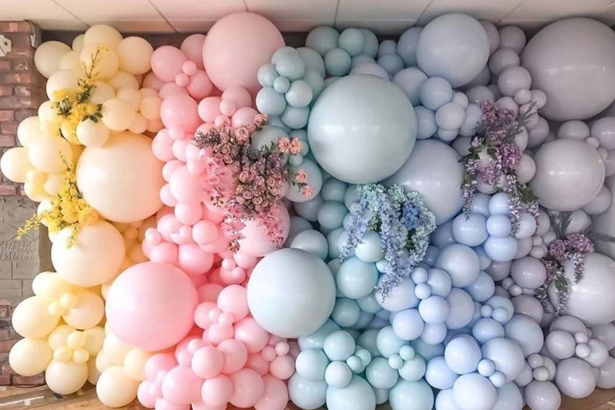 How-to-Style-Autumn-Balloon-Garlands-for-Toronto_s-Most-Iconic-Venues