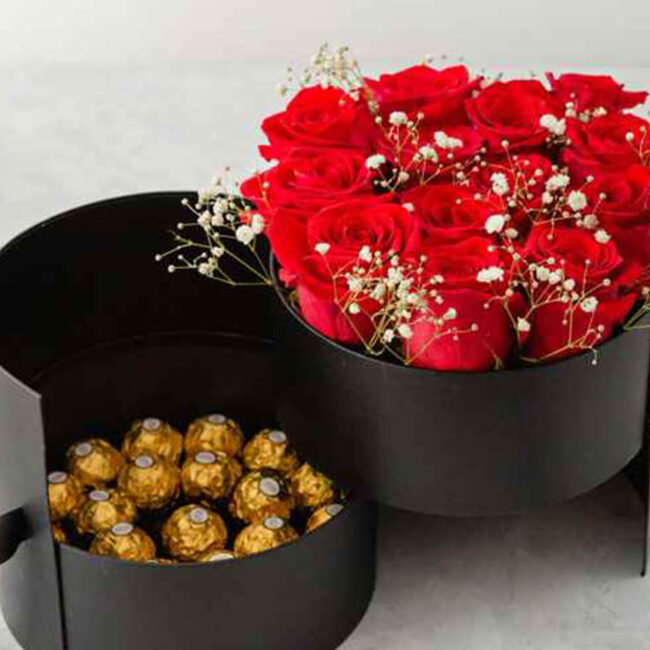 Styling-Your-Red-and-White-Blooms