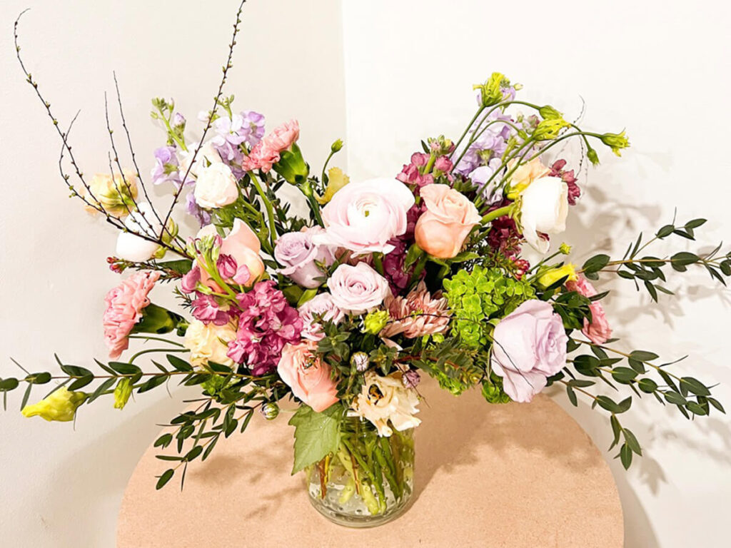 Creative-Ways-to-Use-Garlands-in-Your-Garden