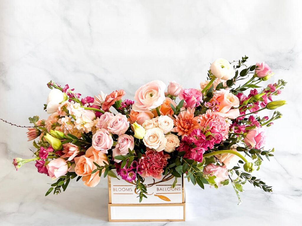 How-to-Elevate-Your-Spring-Garden-Party-With-Refreshing-Garlands