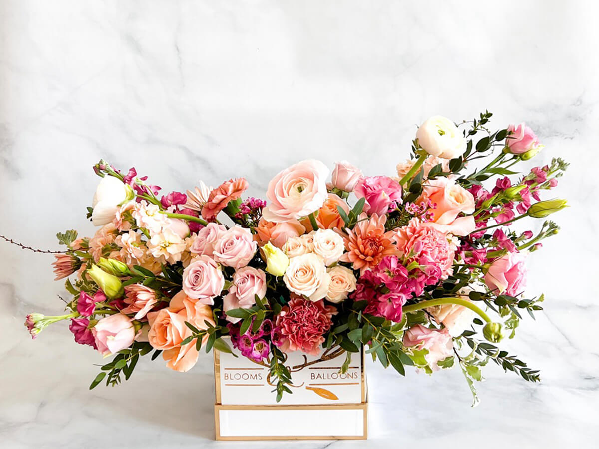 How-to-Elevate-Your-Spring-Garden-Party-With-Refreshing-Garlands